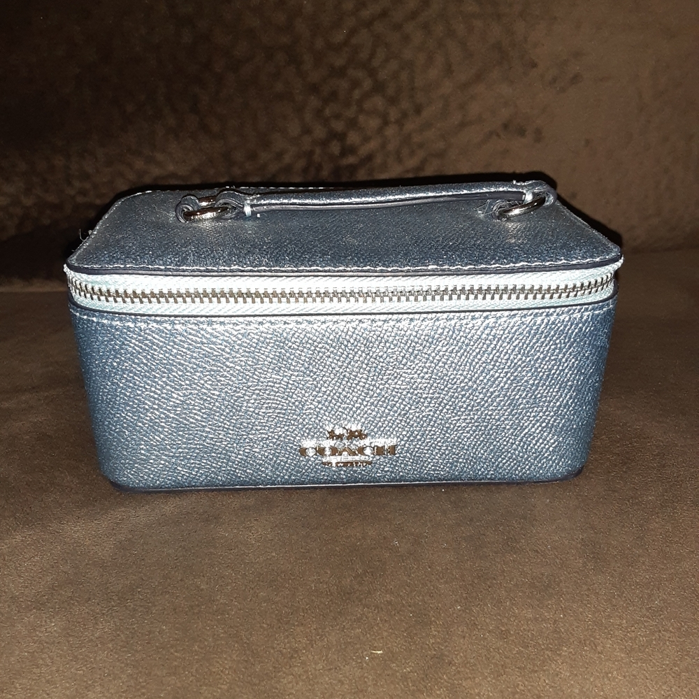 AUTHENTIC COACH CASE!! New!!